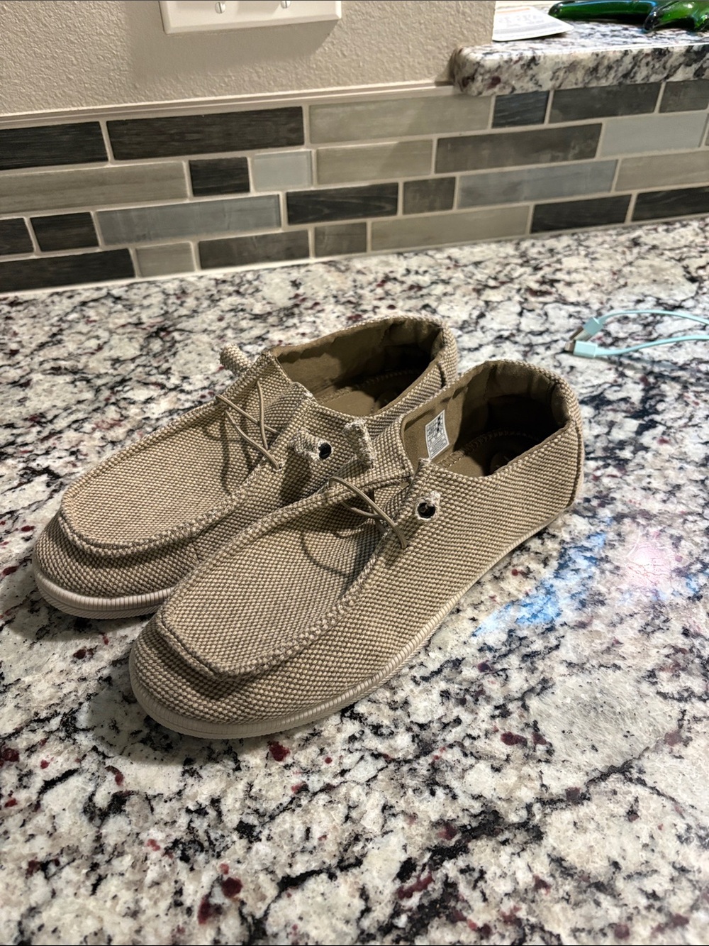 Rocket Dog Women's Tan Canvas Sneaker Loafers new without tags. Size 11